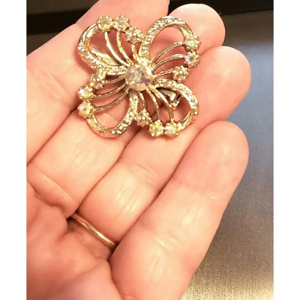 Sparkly Flower Brooch Mid-Century Rhinestone Pin Vintage Floral Gold-tone fb1-97